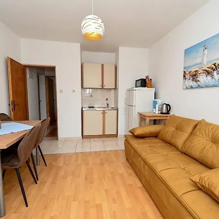 Ljubica 3* Soline (Dalmatia)