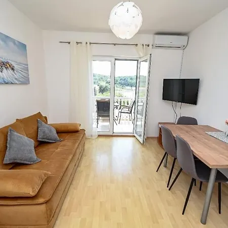 Konukevi Ljubica Soline (Dalmatia)