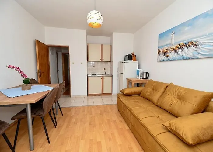 Ljubica 3* Soline (Dalmatia)