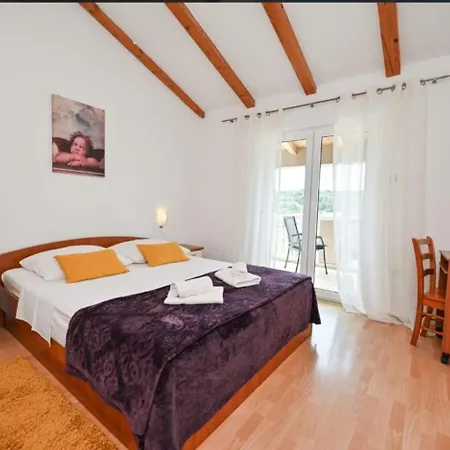 Ljubica 3* Soline (Dalmatia)