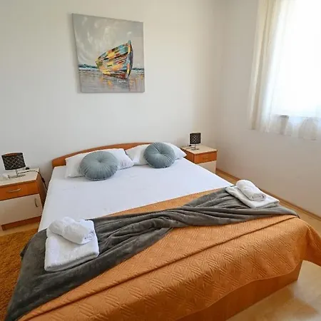 Ljubica 3*